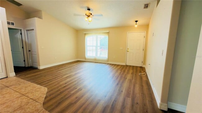 Photo - 200 Breakwater St SE