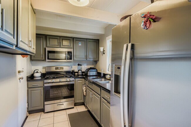 Photo - 2142 W Rosemont Ave Unit 1A