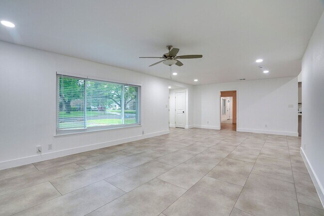 Photo - 1800 Grace St