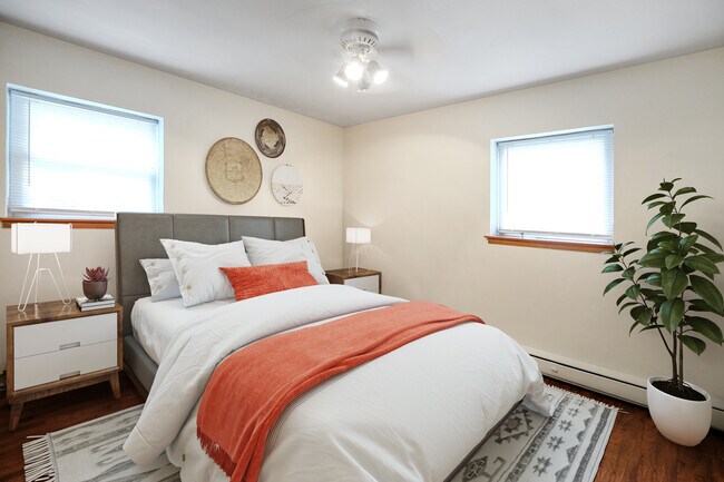 Photo - Iglehart Court