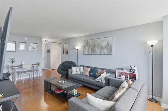 Photo - 655w Irving Park Rd Unit 3106