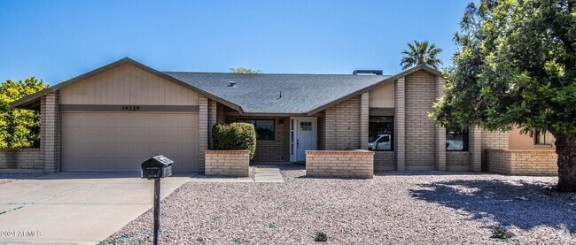 Building Photo - 14239 N 45th St Rental