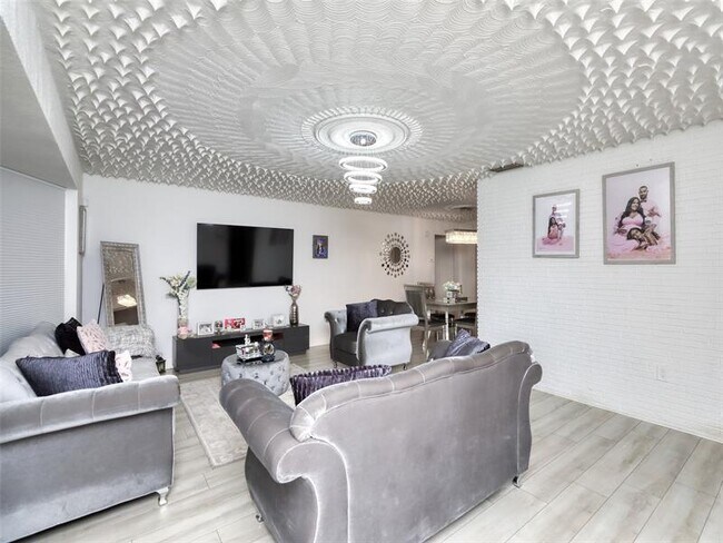 Photo - 7809 Ramona St