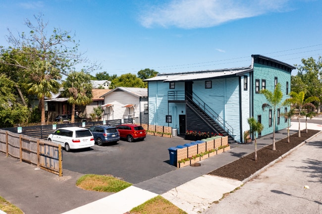 Photo - 1221 E Columbus Dr