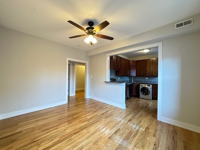 Building Photo - 3535 N Racine Ave Unit J07P