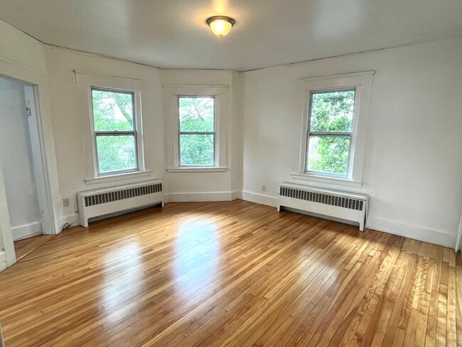 436 Waverley Oaks Rd Unit 2