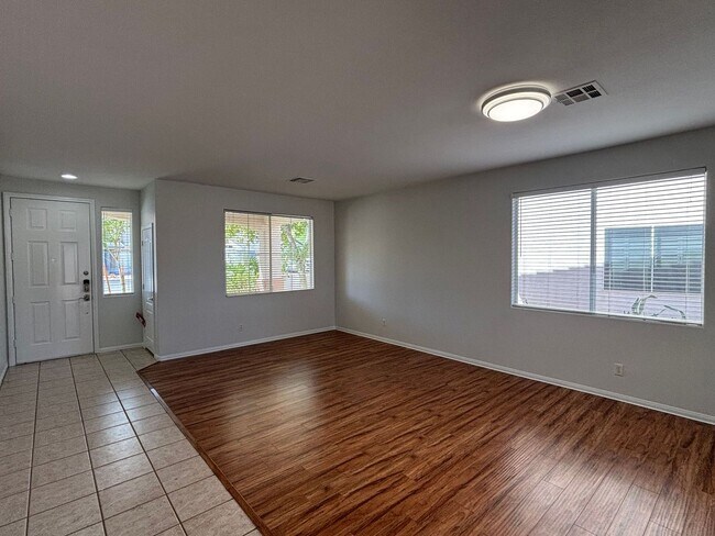 2722 La Porte Ct