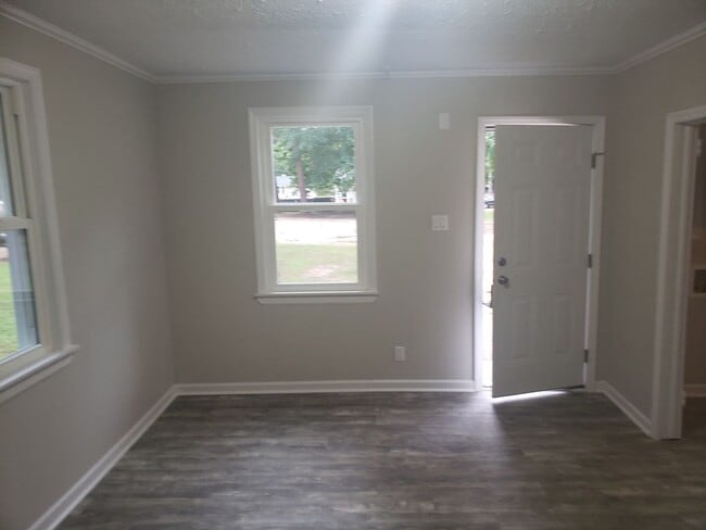Photo - NEWLY RENOVATED 2 BEDROOM 1 BATH UNIT IN A... Unit 4 Country Squire Court