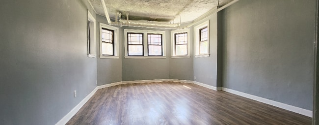 Photo - 8004 S Eberhart Ave Apartment Unit G