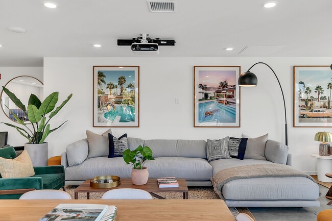 Photo - Solaire Oxford