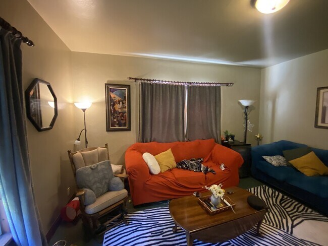 Charming 2-Bed, 2-Bath Duplex in Eau Claire