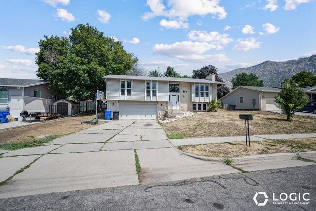 Building Photo - 844 E 2800 N