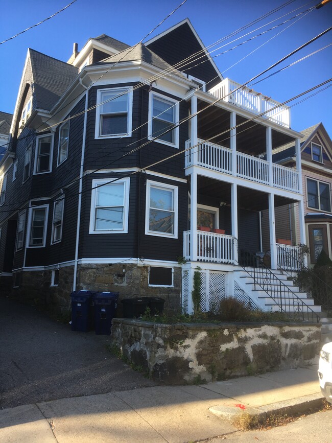 19 Burr St Unit 2