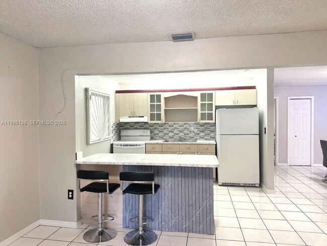 Photo - 7440 SW 22nd St Unidad 1