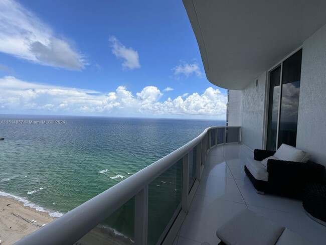 Photo - 15811 Collins Ave Condo