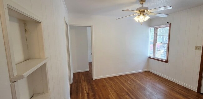 Photo - 389 Collins Rd Unidad Home