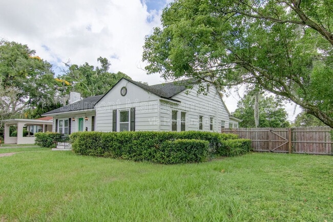 Photo - 1313 Buckingham Rd