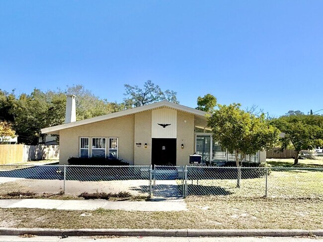 Photo - 1013 23rd St W