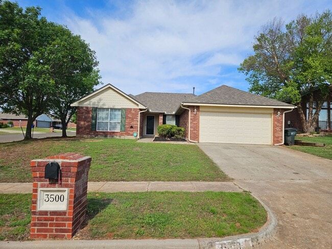 Building Photo - (3) Bed/(2) Bath in Tecumseh Ridge Addition Avail NOW! Pets Negotiable.