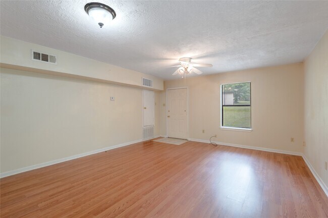 Photo - 138 Summer Pl