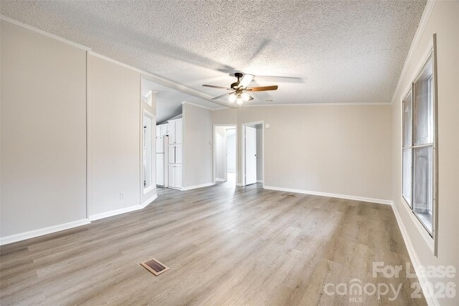 Photo - 128 Summer Glen Dr