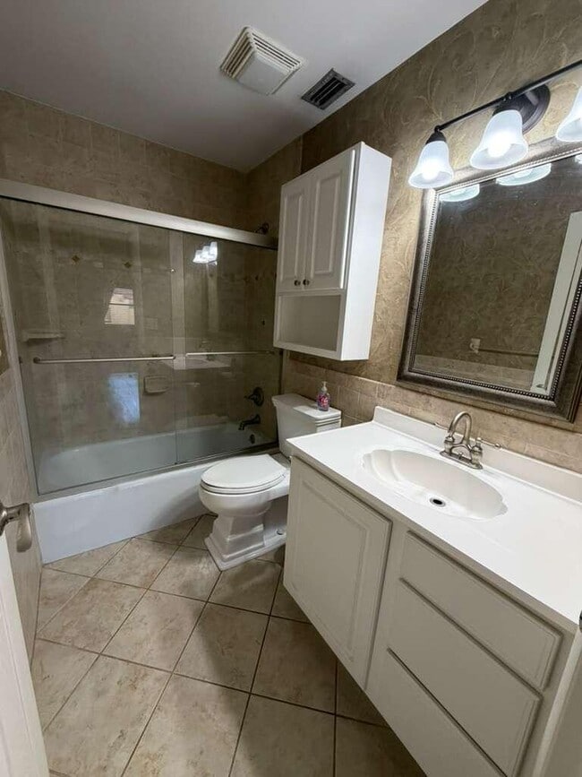 Photo - 2050 Oleander Blvd Unit 2-202