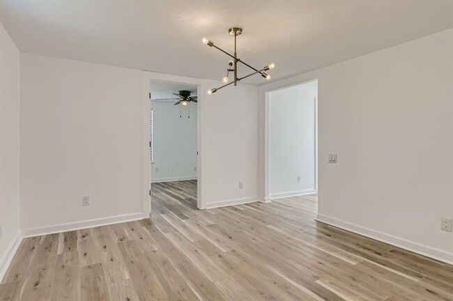 Photo - 902 Hackberry St