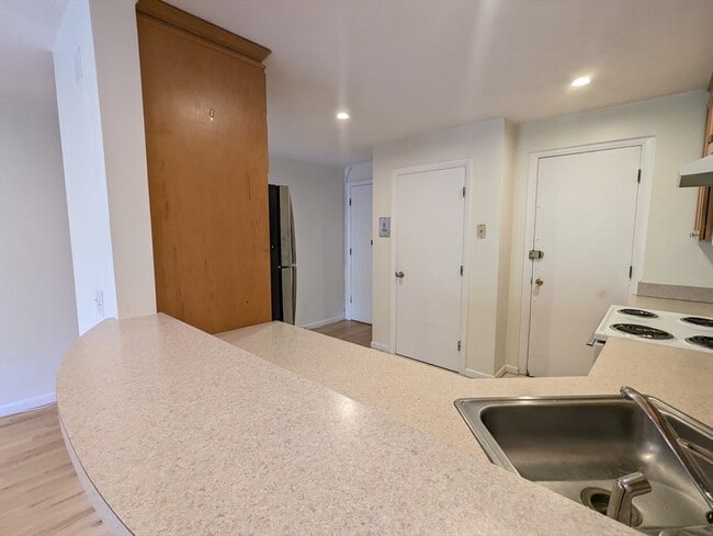 Photo - 15 Walbridge St Unit 31