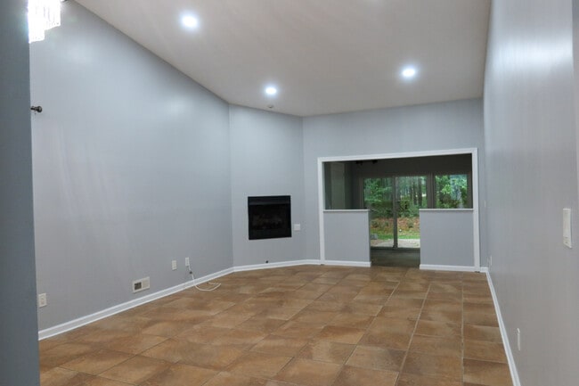 Photo - 116 Club Pl Unidad 116 Club Pl