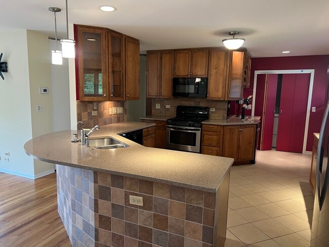 Photo - 1520 N Fernandez Pl