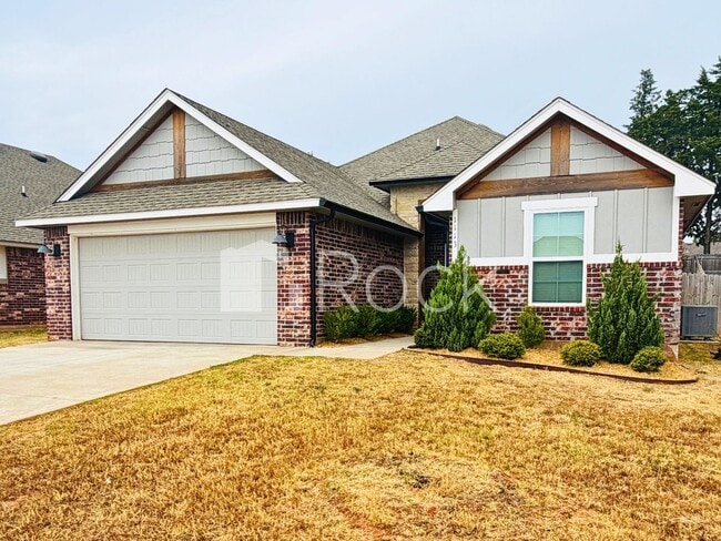 Building Photo - 1113 Magnolia Dr