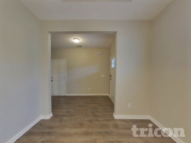 Photo - 825 Ellyson Dr