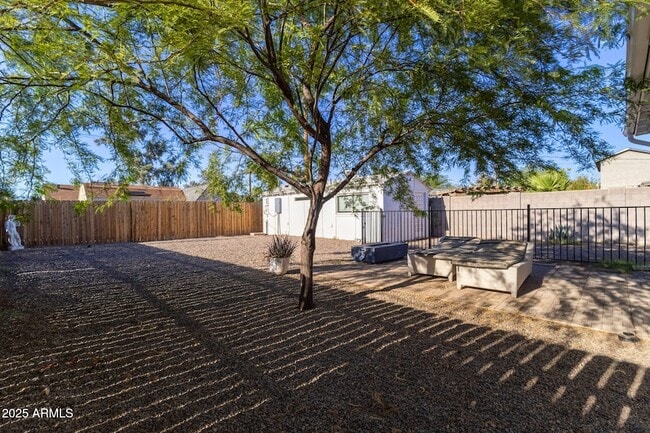 Photo - 1950 W Palm Ln