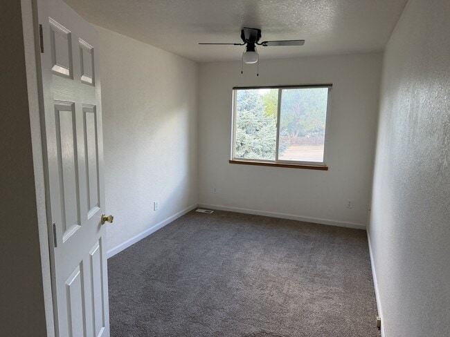Building Photo - 1637 Westbridge Dr