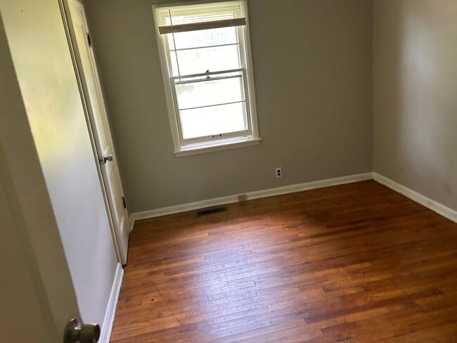 Photo - 2702 Garvin Rd NW
