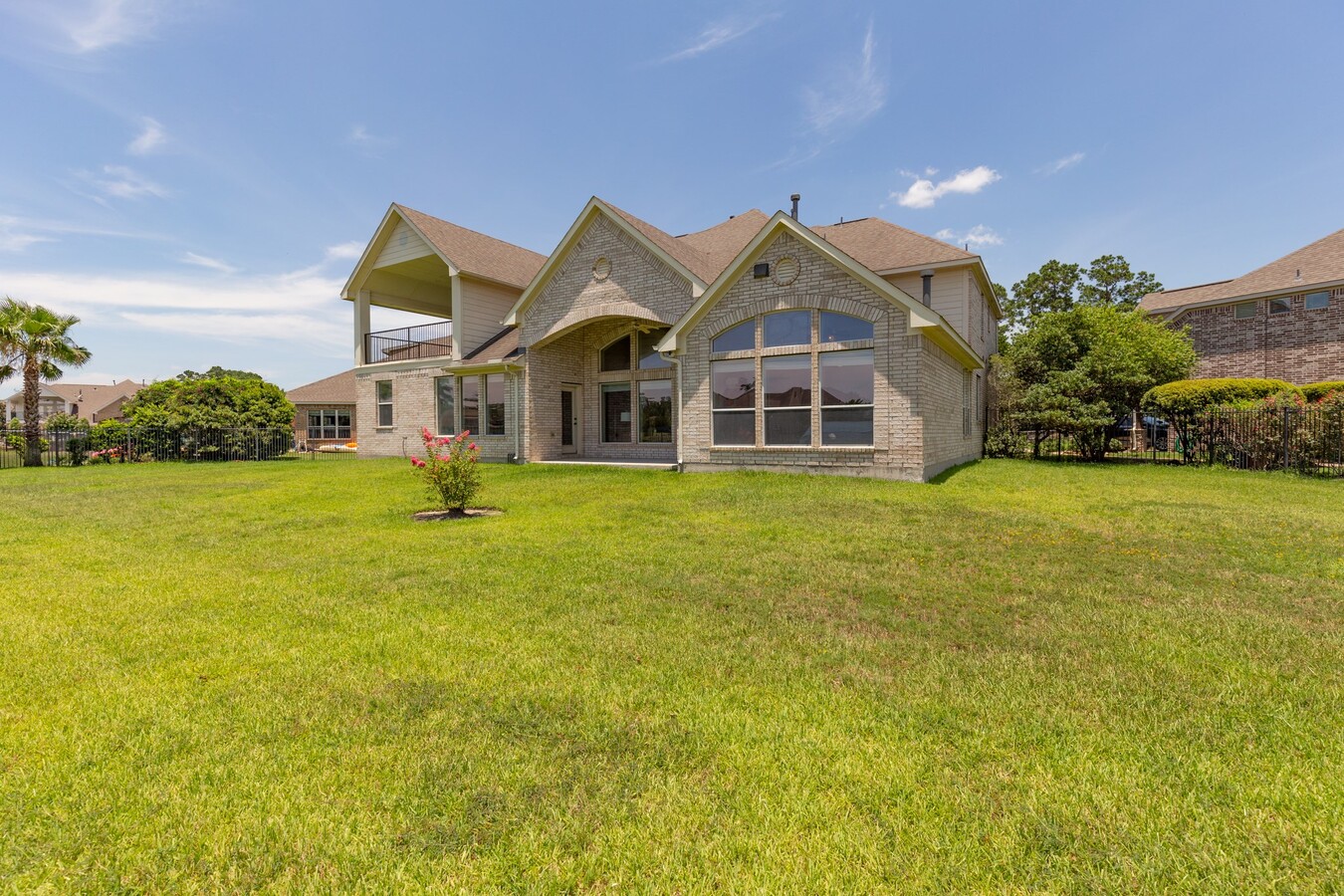 Photo - 162 W Hullwood Ct
