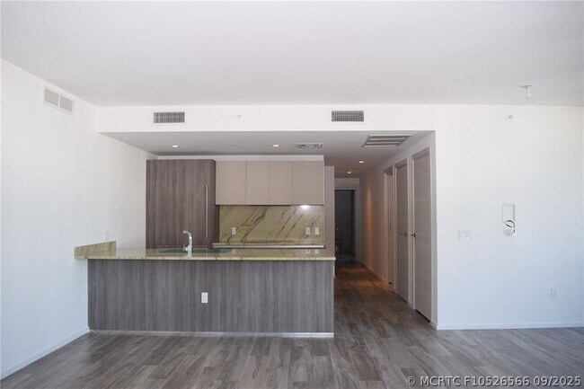 Building Photo - 801 S Miami Ave Unit 3004