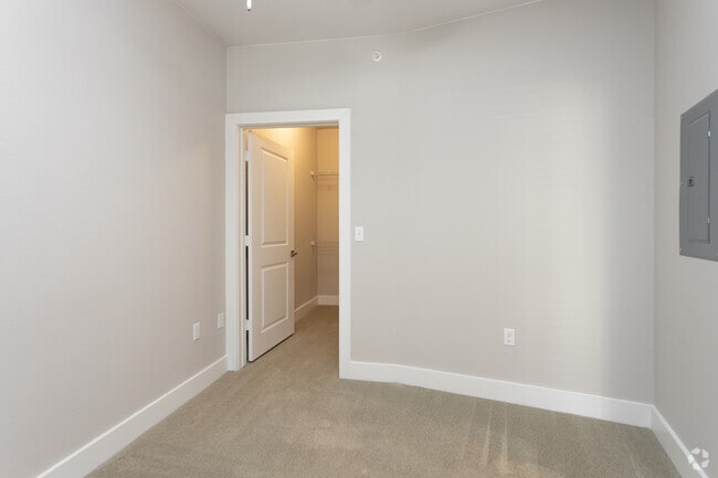 1HAB, 1BA - 583 ft² - The Studio at ThinkEast