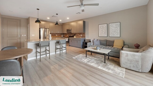 Building Photo - 402 W Lincoln St Rental