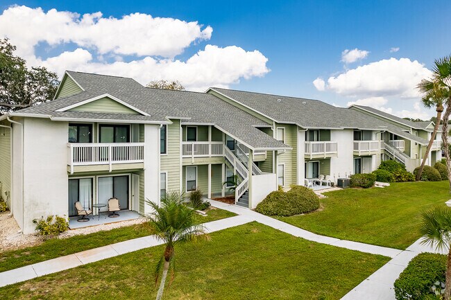 455 Alternate 19 S Palm Harbor, FL - Harbor Club Apartments