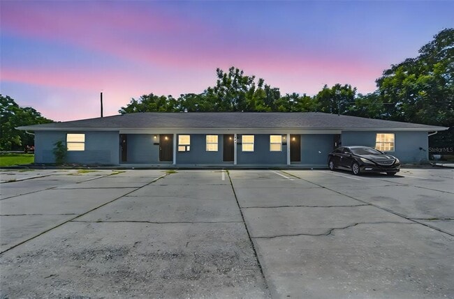 Building Photo - 907 Center Ave Unit 3 Rental