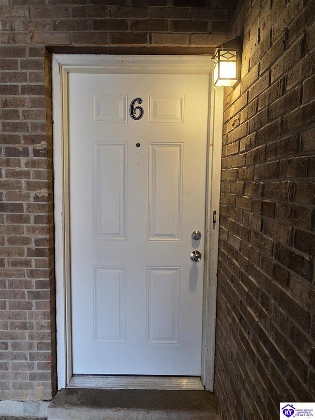 Building Photo - 1590 Illinois Rd Unit #6