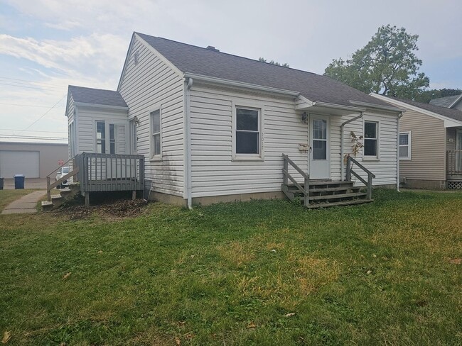 Building Photo - There is a $25 fee per application and eve...