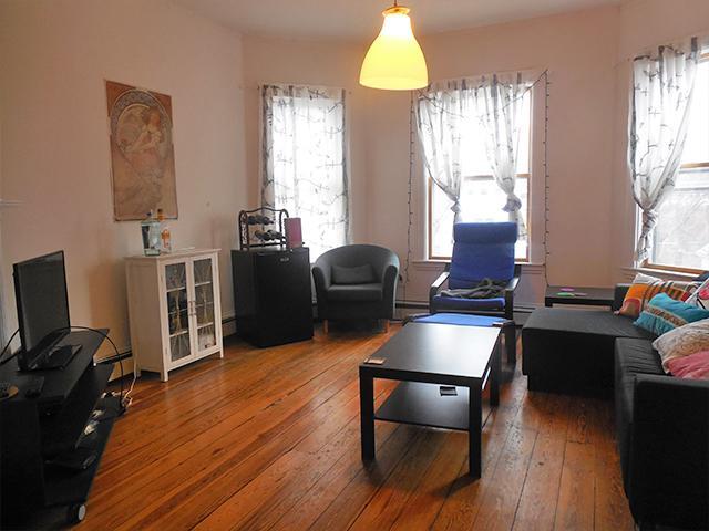 Photo - 335 Beacon St