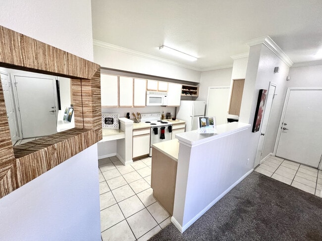 1BR-1BA A2 Kitchen - Saddle Brook Apartments