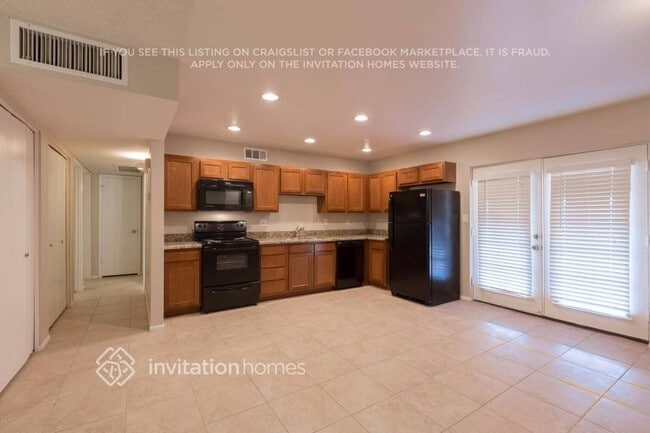 Photo - 1800 W Mountain View Dr
