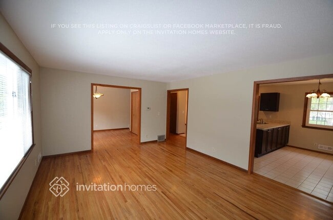 Photo - 124 Oakwood Rd