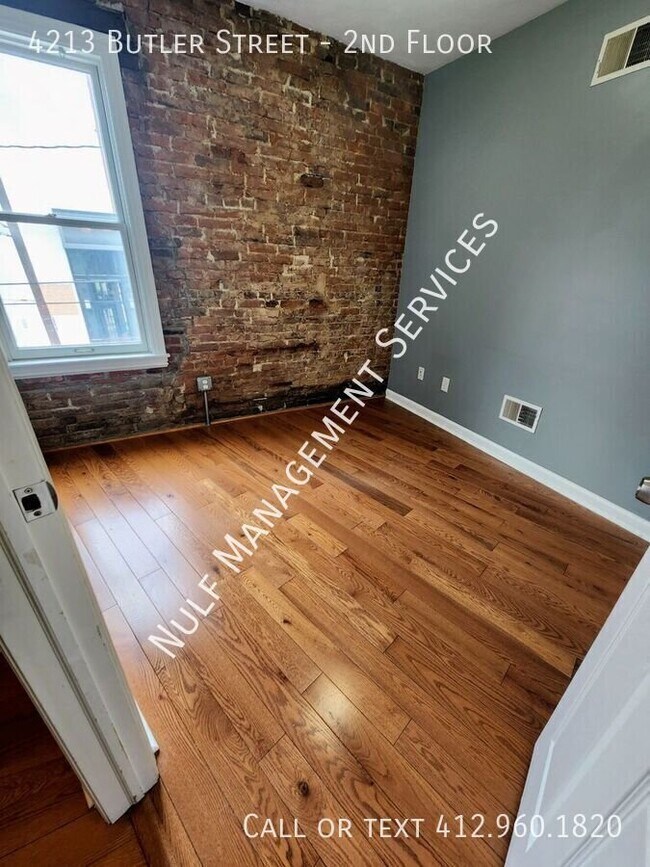 4213 Butler St Unidad 2nd Floor