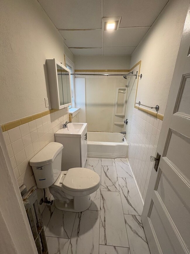 Photo - 17 Essex St Unidad Apt. #2