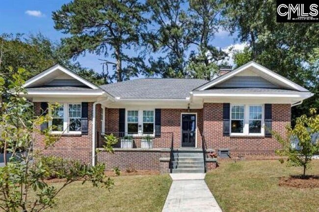 Building Photo - 1701 Pinewood Dr